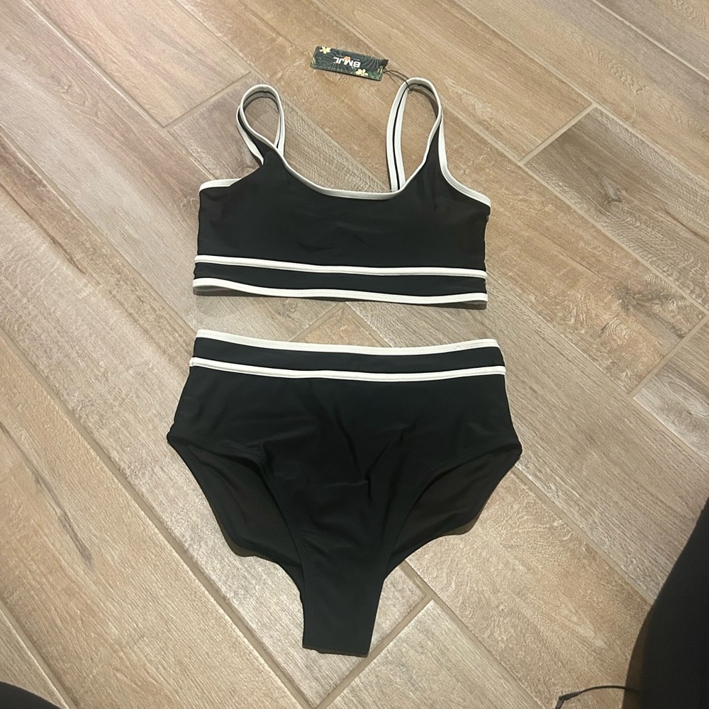 NWT Black and White Women's Swim Tummy Control Set